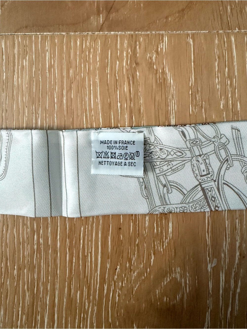 NWOT Hermes 100% Silk Brides De Gala En Fleurs Twilly Vert Amande Rose scarf - Picture 5 of 5